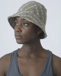 La Piscine Paris Bob en tweed et jaune Edward Achour*Femme Chapeaux, Bonnets & Casquettes