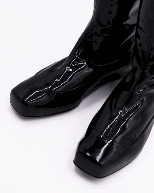 La Piscine Paris Bottes plates en cuir vernis Lanvin*Femme Chaussures