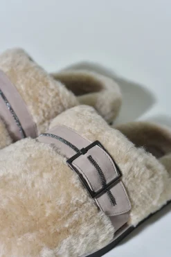 La Piscine Paris Chaussures de ville en peaux lainée duveteuse Peserico*Femme Chaussures