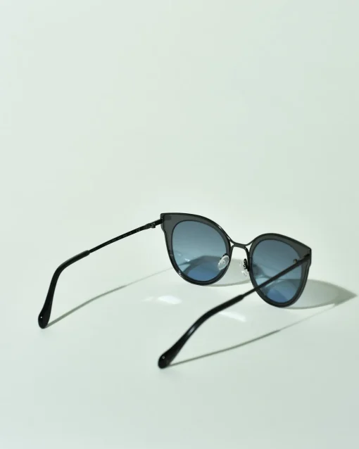 La Piscine Paris Lunettes de soleil œil-de-chat Carven*Femme Lunettes