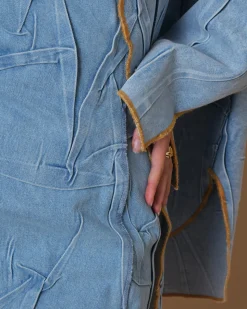 La Piscine Paris Manteau en jean clair à effet froissé plaqué The Attico*Femme Manteaux