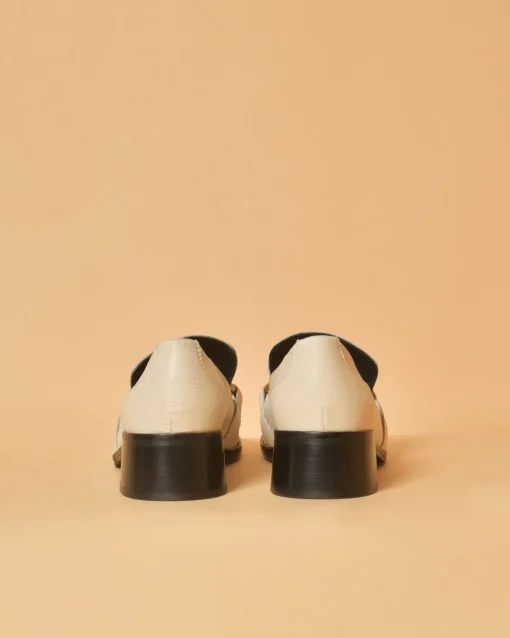 La Piscine Paris Mocassins en cuir à boucles dorées Casheart*Femme Chaussures