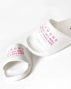 La Piscine Paris Sandale claquette en caoutchouc à inscription Richmond rose John Richmond*Femme Chaussures