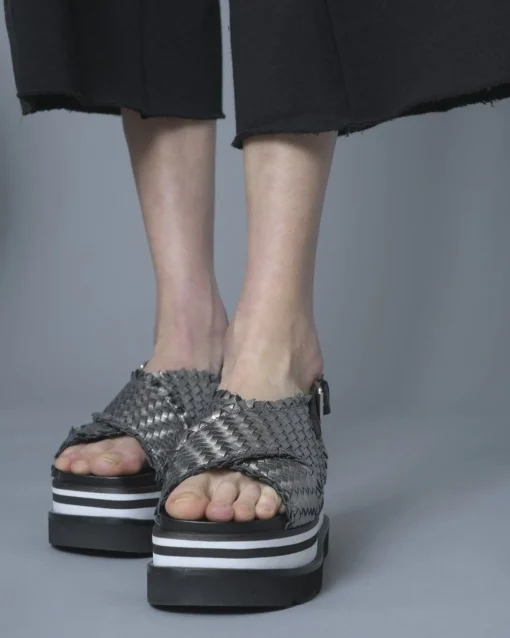 La Piscine Paris Sandales à plateforme en cuir tressé Casheart*Femme Chaussures
