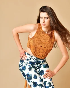 La Piscine Paris Top raccourci en dentelle Beatrice B*Femme Tops